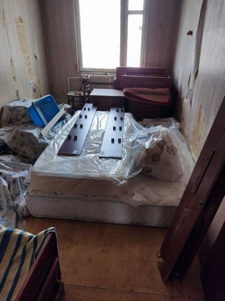 Сдается двухкомнатная квартира на третьем этаже без ремонта. — фото 3