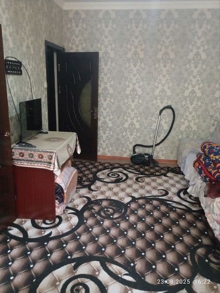 1 xonali uy ijaraga beriladi,Oilaga.Yashnobodda.Iltimos makl