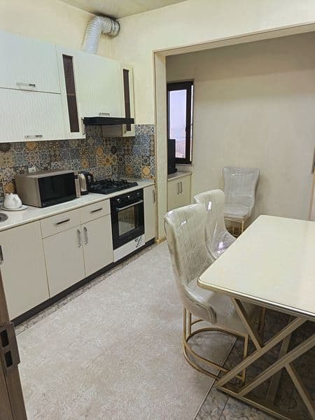 Уй йенги ремонтдан чиккан, хамма жихозлари йенги, узок мудда