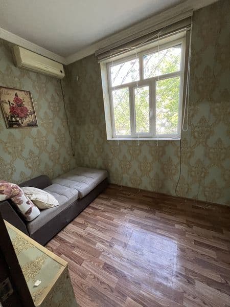 Сдаю од Влад нокомнатную квартиру переделанный на двух первы