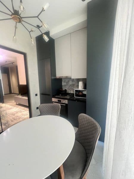 Отличное расположение дома - всё рядом - много магазинов, Це — фото 5