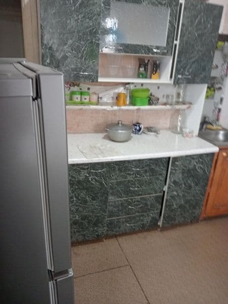 Хона ижарага берилади аел кишига Бир одамга шерикчиликга