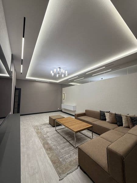 Аренда квартиры ЦУМ<br />
1 000 $/мес<br />
<br />
• 3 комна