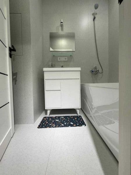 Yashnaobodda remonti shinam uy ijaraga beriladi  <br />
Orin