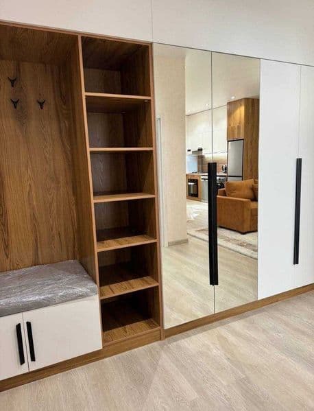 • Район: Мирза Улугбек<br />
<br />
• Комнат: 2<br />
• Этаж — фото 4