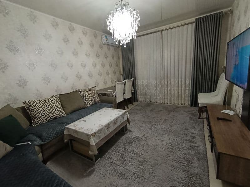 Сдаётся квартира на Чиланзар-1<br />
 2/1/4 — 2 комнаты, 1 э