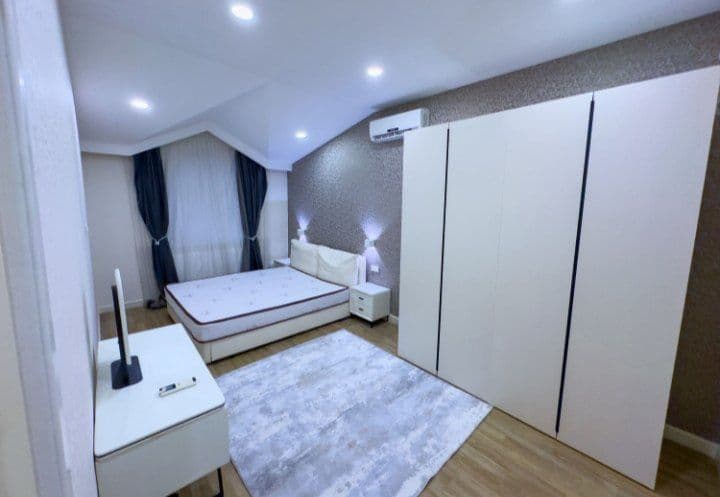 Сдам в аренду свою квартиру 220м2. Квартира в новостройках, 