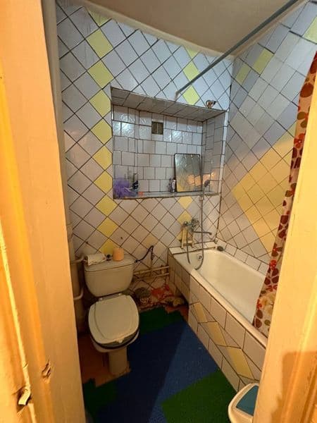 Однокомнатная квартира,на втором этаже ,ориентировочно монум — фото 5