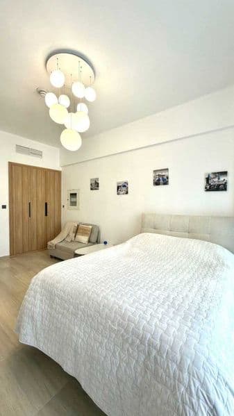 1 комнатную квартиру на 5 этаже,<br />
В квартире есть все н