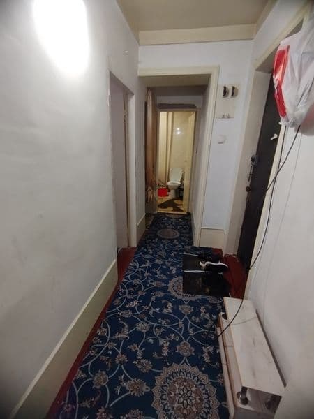 Uy o'zimniki bez makler. <br />
<br />
2 xonali, 1-etaj, 4-e