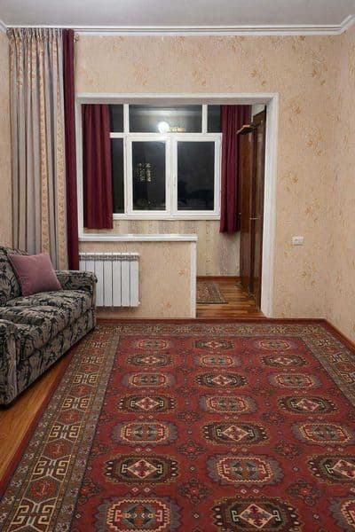 Сдаётся 1-комнатная квартира (переделанная в 2-комнатную) со