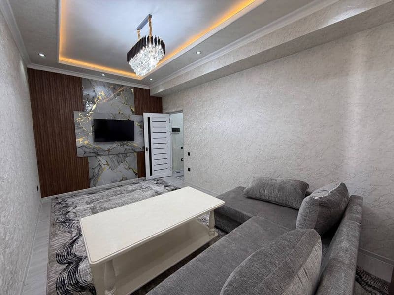 Уз бум новостройка 2/2/5 (Баку)  евро с мебелью с техникой. 