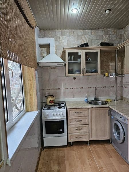 2 хона<br />
1 киши керак аккуратный<br />
1.000.000 дан<br 