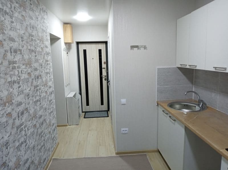 Чиланзар 6 квартал 1-комнатная 3-этаж 4-этажного дома  с евр