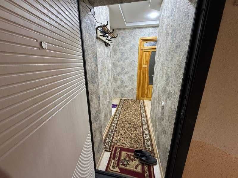 Сдаётся 1-х комнатная квартира переделанная в двух комнатную