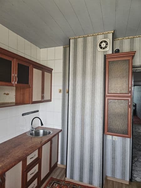 Talabalar shaharchasida joylashgan joyda 3 xonali uyni 1ta x