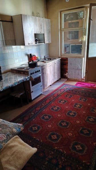 Chilonzor algaritimda olmozor metroga yaqin joyda, atrofida 