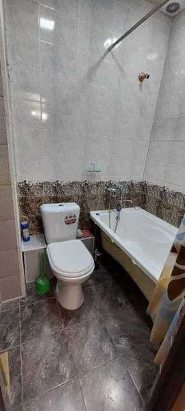 Цена: 450$<br />
<br />
• Ориентир: Eco bozor<br />
• Комнат — фото 4