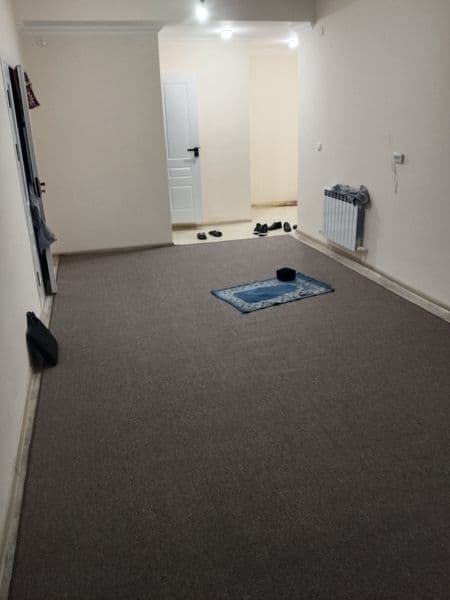 3 хонали квартирага 2 киши одинади, 1 хона берилади. Факат 1 — фото 4