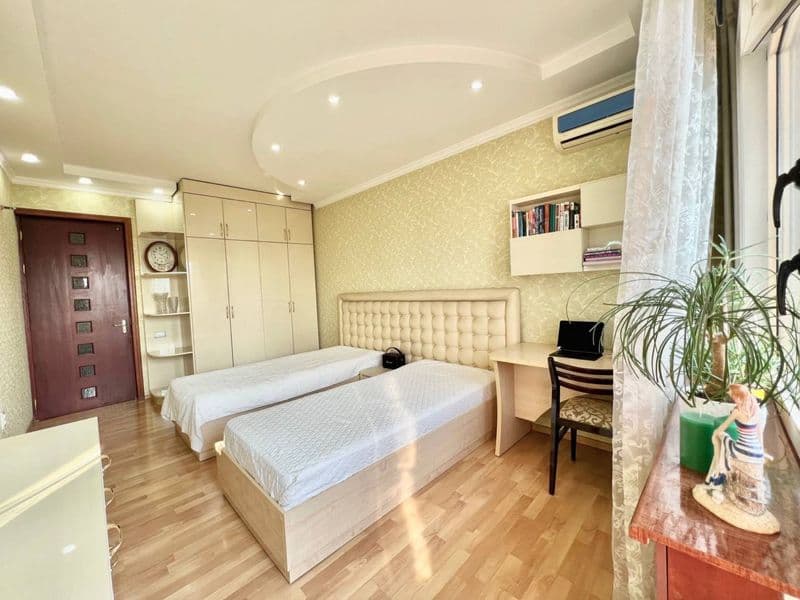 Аренда ОЙБЕК Куча  Ойбек Метро <br />
<br />
XONSAROY <br />