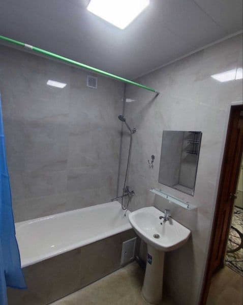 Novza metro yonidan 3 xonali kvartera arendaga beriladi man 