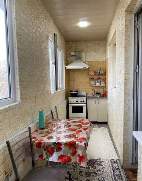 2 к.квартира, переделана в 3х 50 квадратов /4/4 х эт.дома Чи