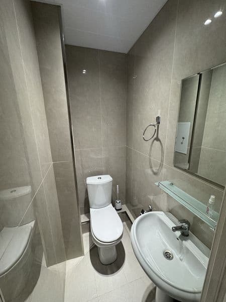 4/6/9 Метро Ойбек! За офисом Huawei<br />
Аренда-1000 $<br / — фото 5