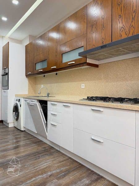 Просторная квартира со свежим ремонтом, качественными матери — фото 3