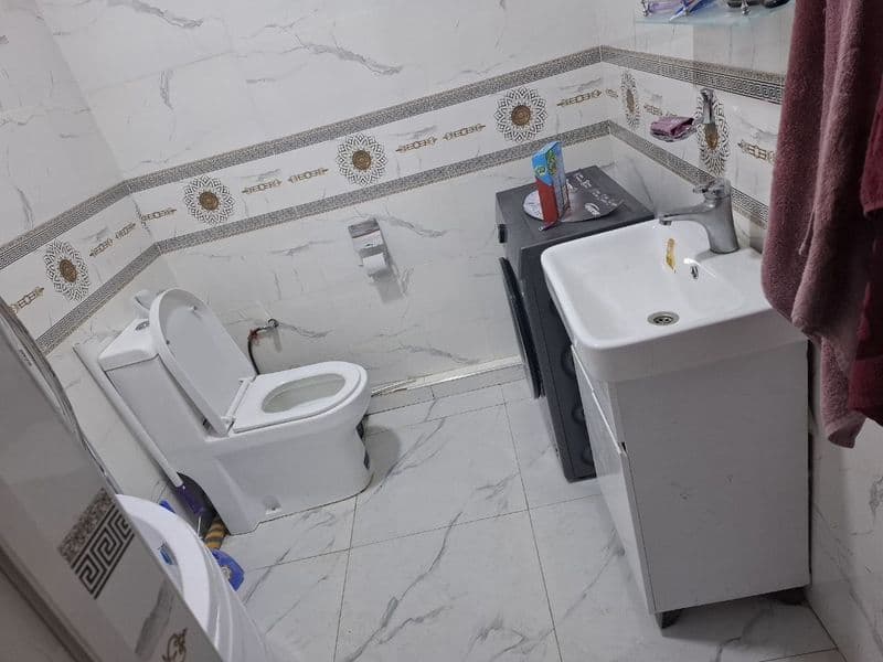 Ozmni uyimda turaman birga turishga 1 erkak kishi  olaman <b