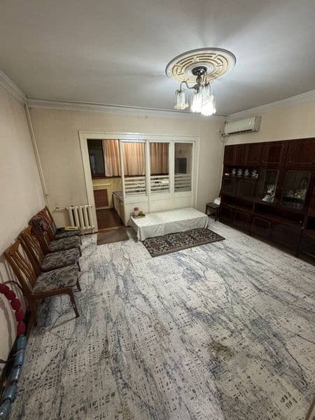 Сдаётся 2-комнатная квартира, переделанная в 3- комнатную, о