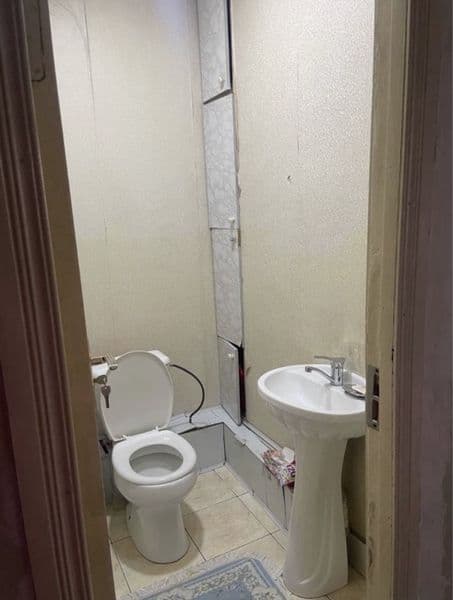 Сдается комната на ойбеке <br />
Квартира 4 комнатная<br />
 — фото 3