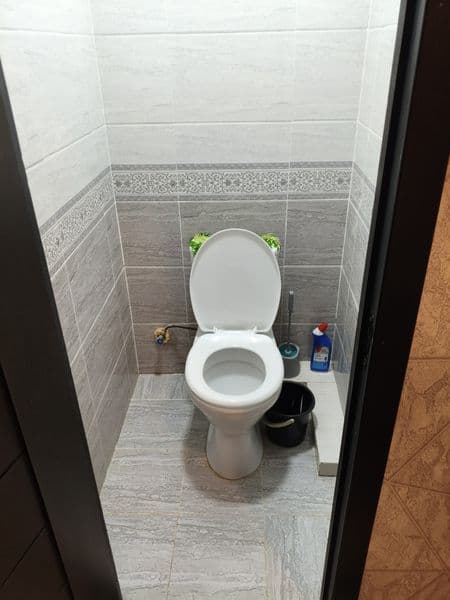 12-etajli dom<br />
3-etaj<br />
40 kv.m.<br />
Wifi bor<br 