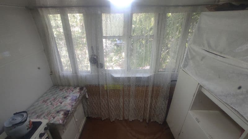 Mirzo Ulug'bek metro sidan chiqqanda korzinkani orqa tarafid — фото 5