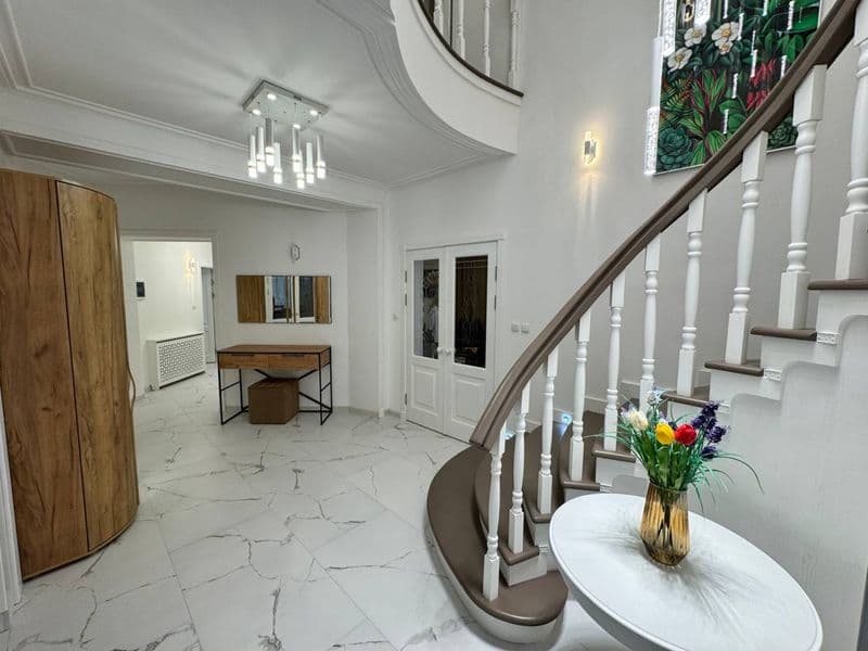 Юнусабадский район<br />
Алайский рынок<br />
ЖК Алайский Га