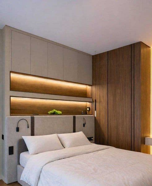 2 комнатную квартиру на 10 этаже,<br />
В квартире есть все 