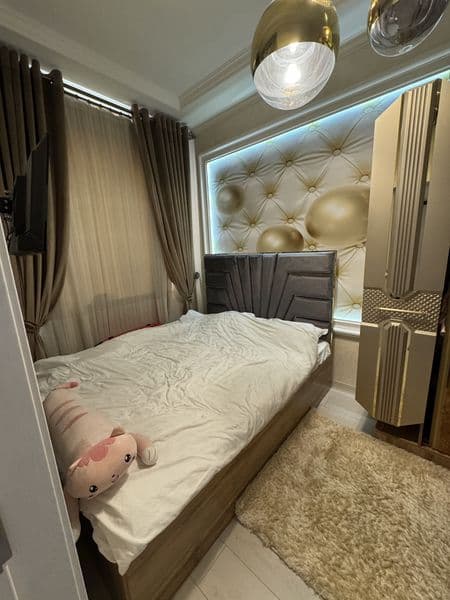 Uyda hamma sharoitlar bor <br />
Все удобства есть<br />
All