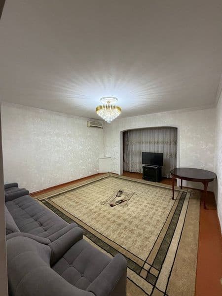 Сдается 4 комнатная квартира в Мирабадском районе, в центре 