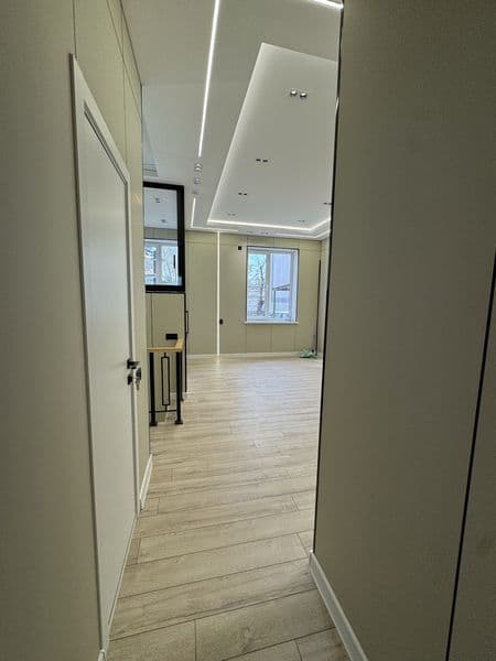 Арендага 3-хонали кв ижарага берилади.<br />
Ремон евро ремо — фото 3