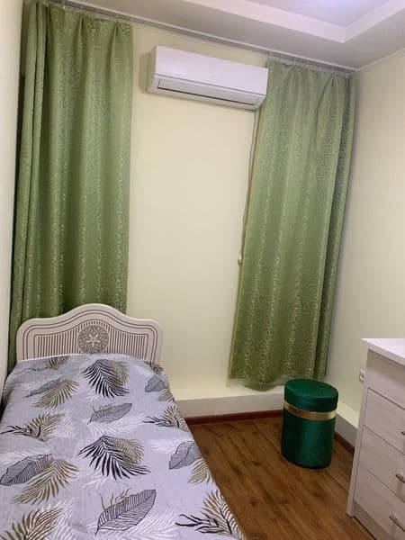 Сдаётся квартира рядом с вундеркинд<br />
Все удобства есть 