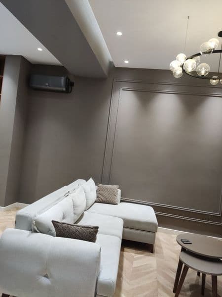 Квартира полностью обставлена мебелью и техникой звоните ест