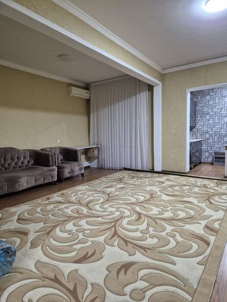 Юнусабад-19,, 3/3/5<br />
<br />
Цена 550$ - 92 кв.м<br />
<