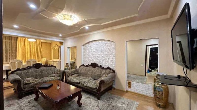 Район: Юнусабадский<br />
Адрес: мегапланет<br />
<br />
Ком