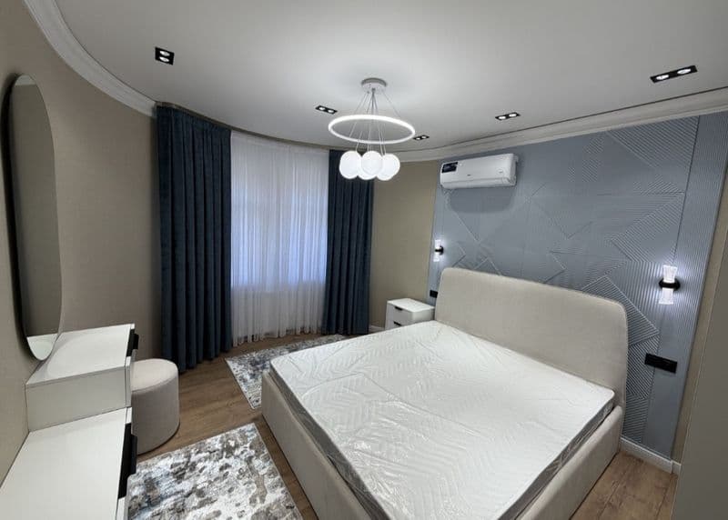 Аренда <br />
<br />
Цена 1300$<br />
<br />
Якассарай район