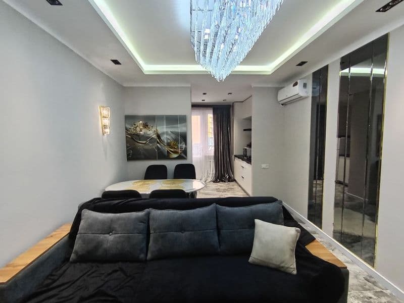 #174<br />
Arenda<br />
Vodnik,<br />
Prokurtura oldida<br / — фото 5