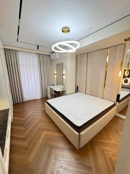 2 комнатную квартиру на 5 этаже,<br />
В квартире есть все н