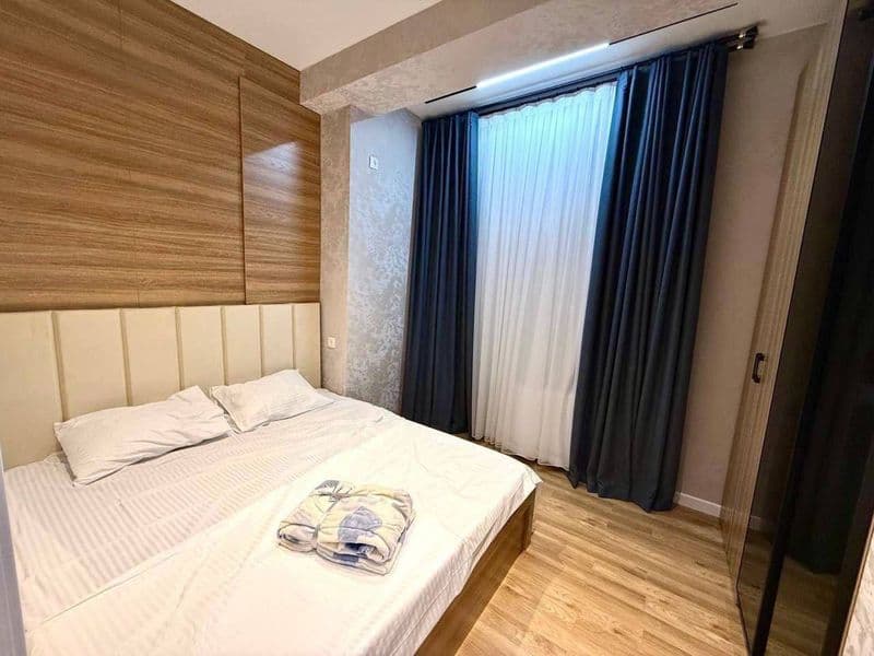 • Район: Яккасарайский район<br />
• Адрес: Шота Руставелли<