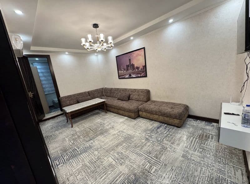 Квартира расположена напротив Фархадского базара. Квартира с