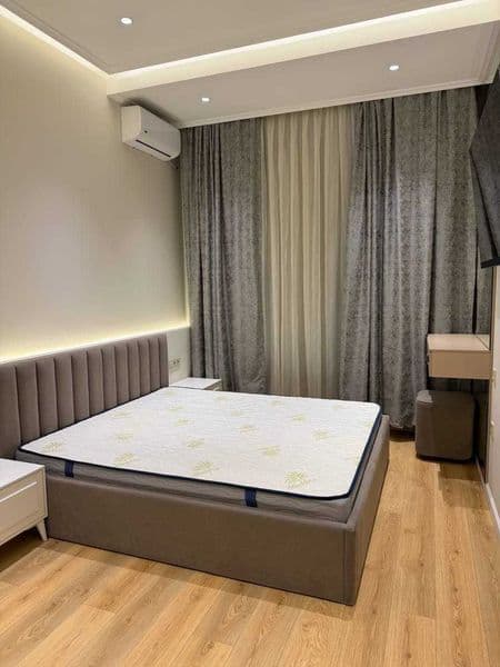 ЖК "Династия"<br />
﻿﻿Район: Мирзо Улугбек<br />
Комнат: 2<b