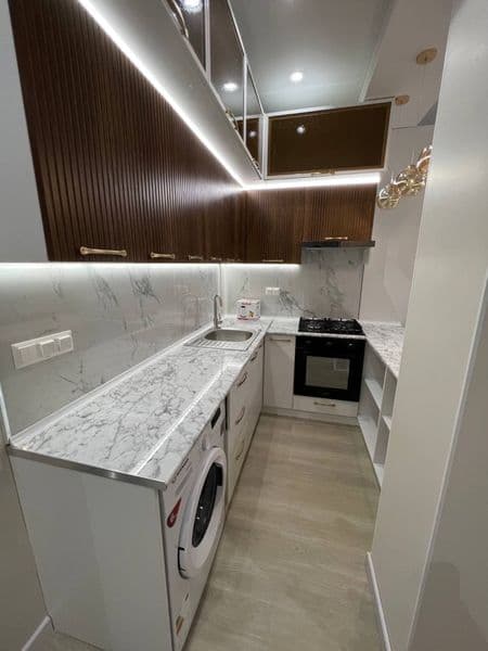 Отличное расположение дома - всё рядом - много магазинов, Це — фото 5