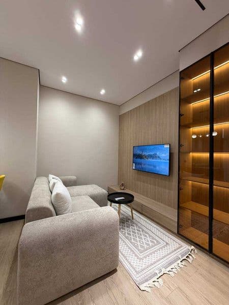 • Комнат: 2<br />
• Этаж: 7<br />
• Этажность: 12<br />
• Пл